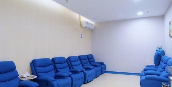 西安佰视佳眼科门诊部休息室