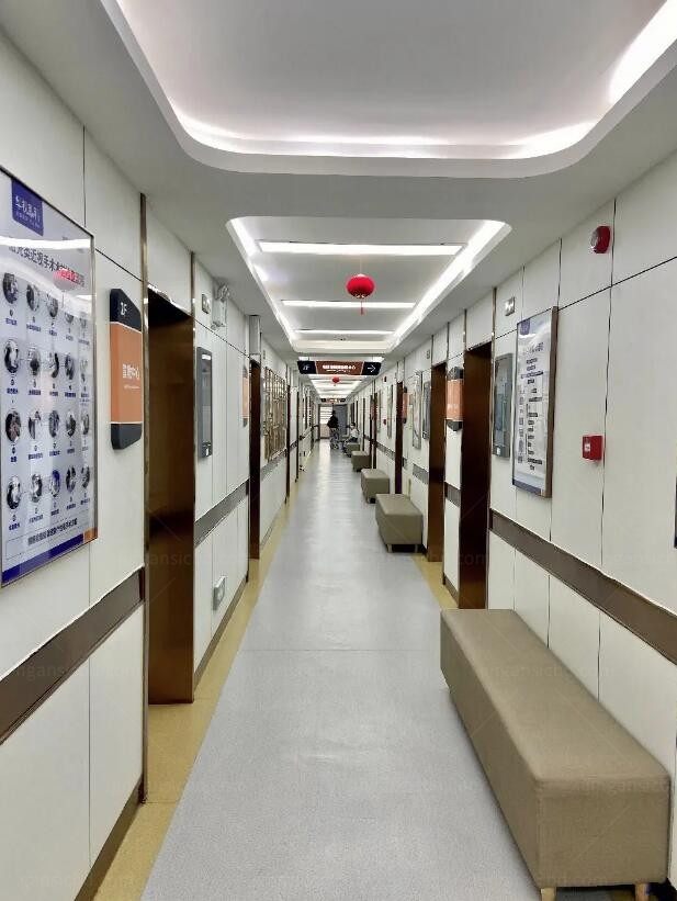 济南华视眼科医院走廊