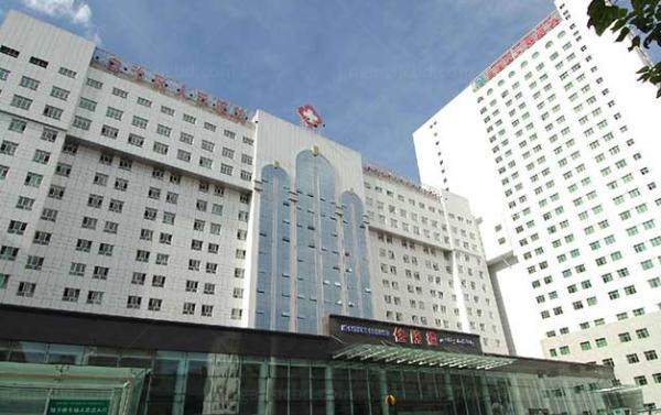 新疆维吾尔自治区人民医院眼科门诊楼www.jingansicbd.com.jpg