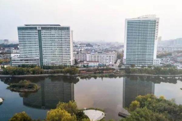 临沂市中心医院眼科收费标准公布www.jingansicbd.com.jpg