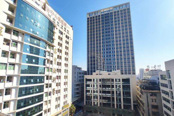 普宁市人民医院眼科价格表公布：近视眼手术11900/白内障手术4290/青光眼手术3120元起.jpg