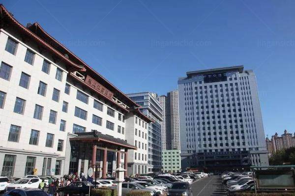 公布黑龙江中医药大学附属第一医院眼科收费标准：近视眼手术12300/青光眼1928/白内障4980元起.jpg