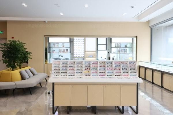 上海爱尔新嘉眼科医院环境图