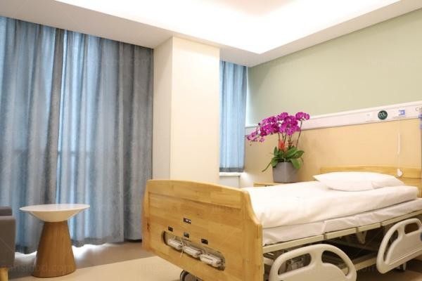 上海爱尔新嘉眼科医院环境图