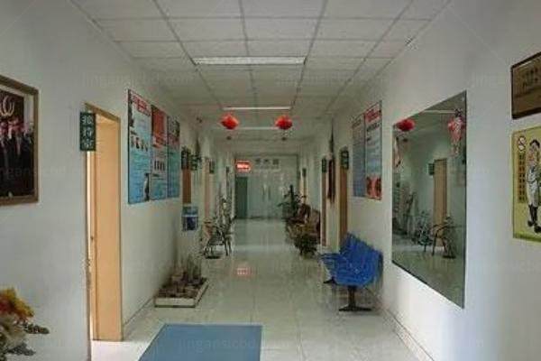 重庆市第六人民医院眼科价格查询www.jingansicbd.com.jpg