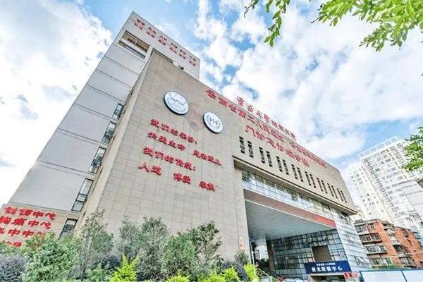 云南大学附属医院眼科价格表jingansicbd.com