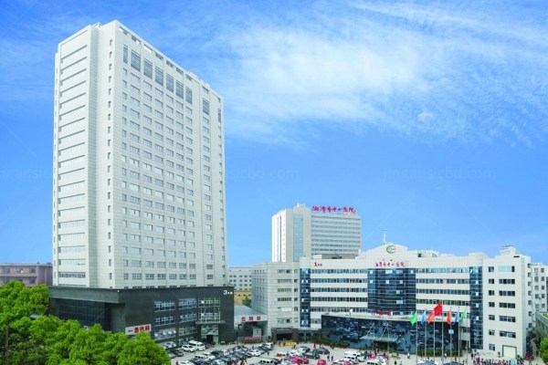 湘潭市中心医院眼科近视手术价格.jingansicbd.com