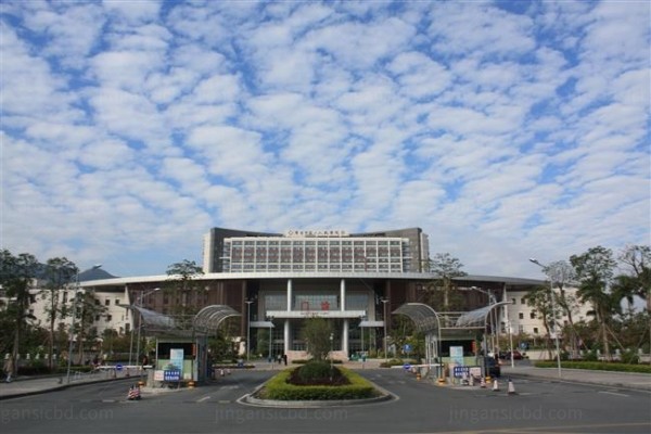 肇庆市第一人民医院眼科做近视眼手术多少钱？jingansicbd.com