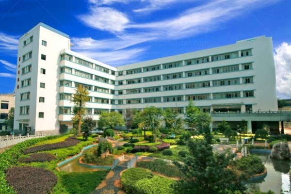 邵阳市中心医院眼科近视手术多少钱？.jingansicbd.com