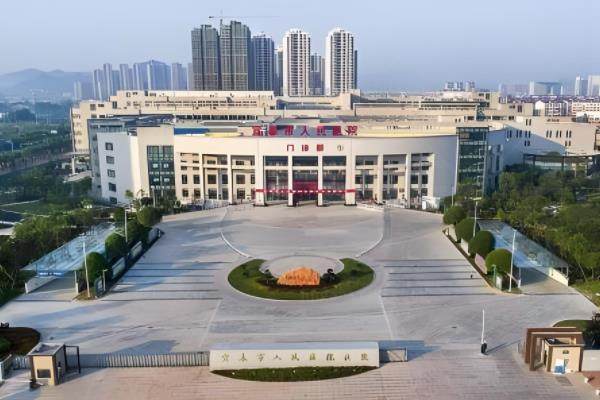 www.jingansicbd.com宜春市人民医院眼科手术费用含:近视手术|青光眼|白内障的收费情况+医院介绍.jpg