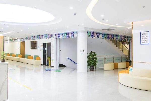 www.jingansicbd.com福清亮睛眼科医院正规吗?是正规私立医院|医生实力强|价格不贵+预约挂号方式.jpg