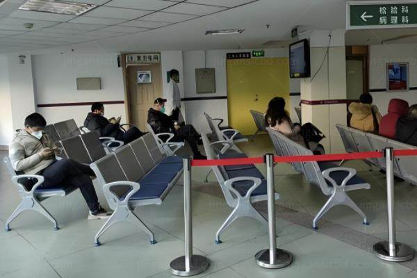 大庆市人民医院眼科做白内障多少钱?单焦5700元起|双焦12300元起|三焦30600元左右www.jingansicbd.com.jpg