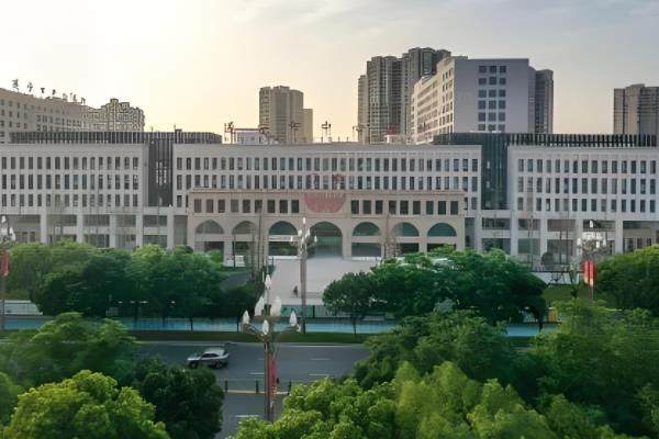 遂宁市中心医院眼科中心怎么样?医生技术高超|手术收费合理|可一键预约！www.jingansicbd.com.jpg