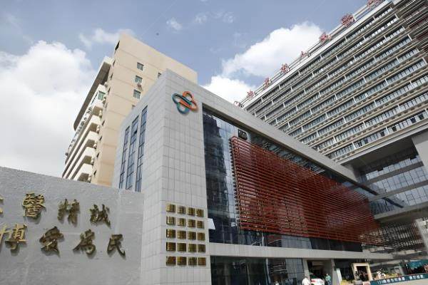 福建省人民医院眼科做白内障手术费用?单焦5400元起|双焦13600元起|三焦21800元起www.jingansicbd.com.jpg