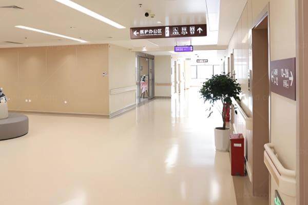 桂林医学院第二附属医院做近视手术多少钱?包括半飞秒/全飞秒/ICL晶体植入的价格www.jingansicbd.com.jpg