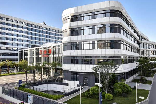 厦门眼科医院做白内障多少钱?含厦门市海沧医院|复旦大学附属中山医院厦门医院等医院的价格www.jingansicbd.com.jpg