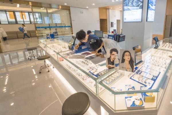 南宁华厦视光眼科医院