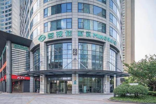 杭州茗视佳眼科医院杨亚波www.jingansicbd.com