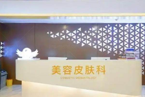 武汉江城整形外科刘俊医生yimei.jinga.jpg