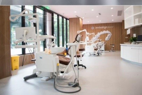 成都极光口腔门诊部kouqiang.360tulou.com
