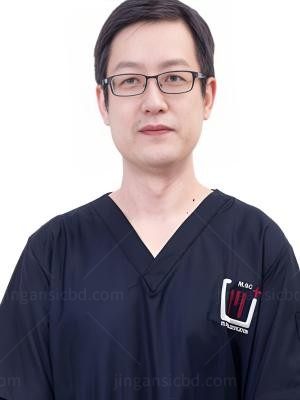 周铭