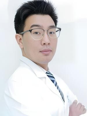 杨彪