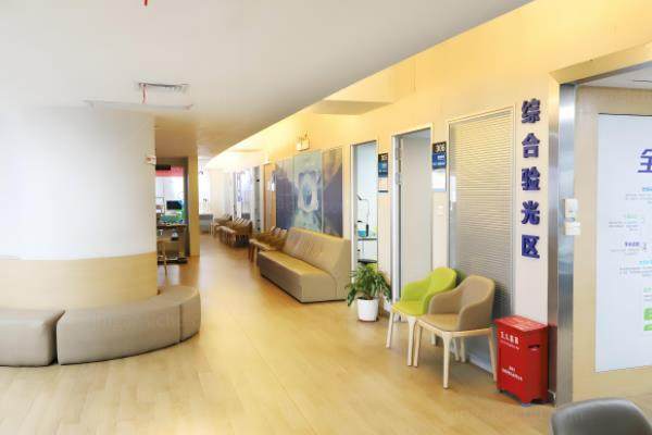 深圳爱尔眼科医院司马晶医生怎么样?复杂白内障口碑评价好且在<span style=