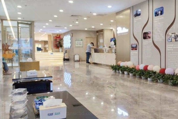 北京碧莲盛植发价格表曝光:3000单位3.5万起附价格一览表及省钱攻略.jpg