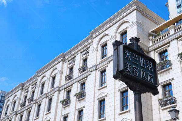 赵敬国医生隆胸怎么样？在重庆米兰柏羽+铜雀台坐诊，隆胸效果好自然手感
