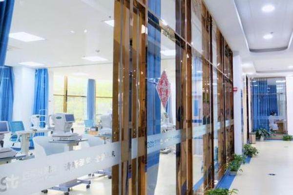 西安佰视佳眼科医院半飞秒手术费用