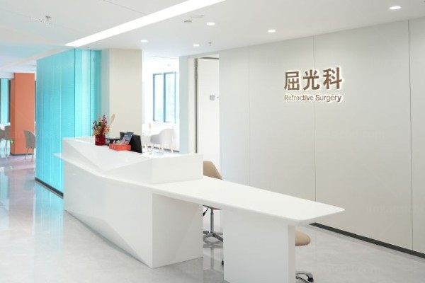 广州普瑞眼科医院做近视眼手术怎么样?飞秒技术好口碑真实靠谱/价格7500+.jpg