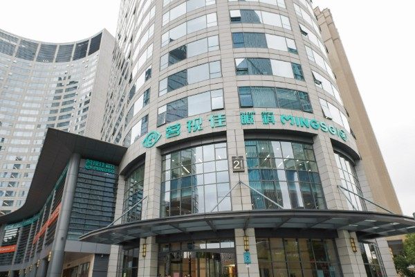 杜新华医生口碑怎么样?杜新华医生临床经验丰富且患者对其手术效果满意度高